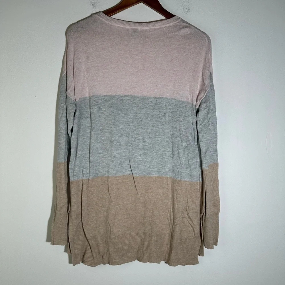 Color Block Sweater - Picture 3 of 4